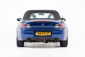 Honda S2000 cu 1.068 km la bord