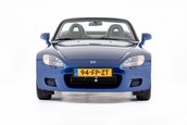 Honda S2000 cu 1.068 km la bord