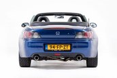Honda S2000 cu 1.068 km la bord