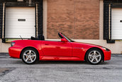 Honda S2000 cu 1.322 de kilometri la bord