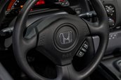 Honda S2000 cu 1.322 de kilometri la bord