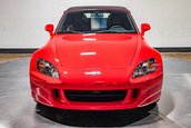 Honda S2000 cu 1.322 de kilometri la bord