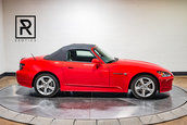 Honda S2000 cu 1.322 de kilometri la bord