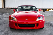 Honda S2000 cu 1.322 de kilometri la bord