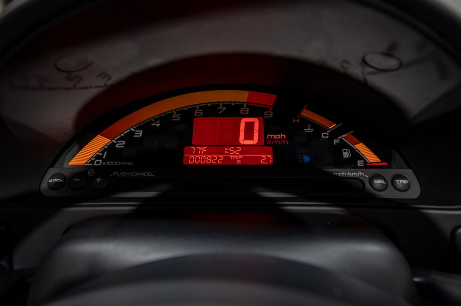 Honda S2000 cu 1.322 de kilometri la bord
