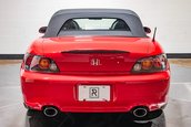 Honda S2000 cu 1.322 de kilometri la bord