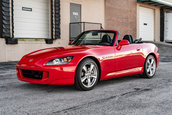 Honda S2000 cu 1.322 de kilometri la bord