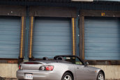 Honda S2000 cu 1.464 km la bord