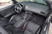 Honda S2000 cu 1.464 km la bord
