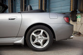 Honda S2000 cu 1.464 km la bord