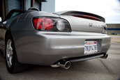 Honda S2000 cu 1.464 km la bord