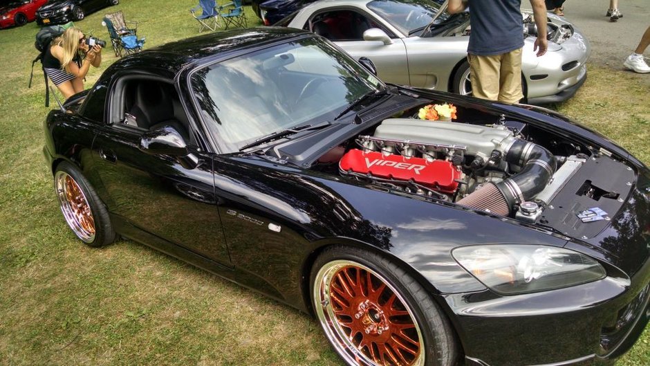 Honda S2000 cu motor de Viper