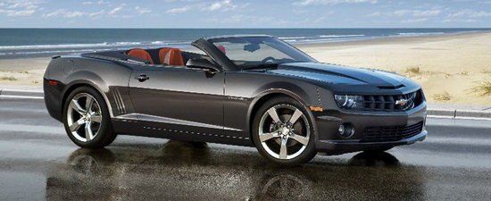 Hot: Noul Chevrolet Camaro Convertible pozeaza topless!