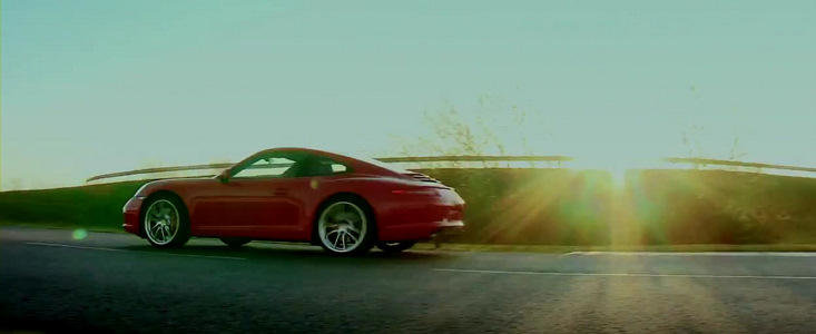 HOT: Noul Porsche 911 isi destainuie secretele intr-un video incitant