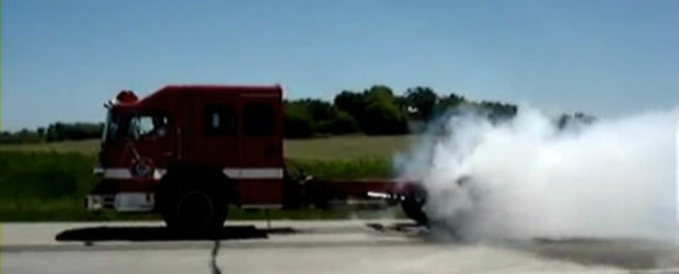 HOT VIDEO: Burnout cu masina de pompieri!