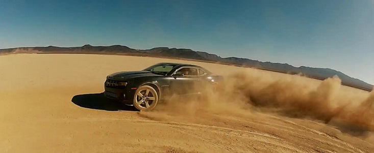 Hot Video: Drifturi in desert cu Chevrolet Camaro SS!