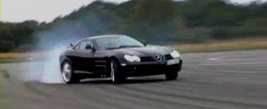 HOT VIDEO: Mercedes SLR distruge un set de pneuri pe pista Top Gear