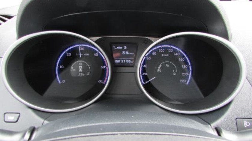 Hyundai ix35 2.0 CRDi 184 CP GLS 4WD 6MT STYLE+ 2012