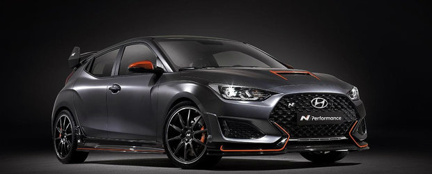 Hyundai Veloster N, asa cum nu l-ai mai vazut. Are jante OZ, evacuare Capristo si frane performante