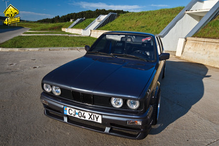 I am Robot: BMW E30 by Xili I am Robot: BMW E30 by Xili