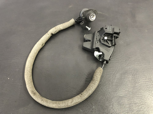 Iala broasca capota spate MB C180 W204 Kompressor 5G-Tronic 156cp sedan 2010 (A2047500185)