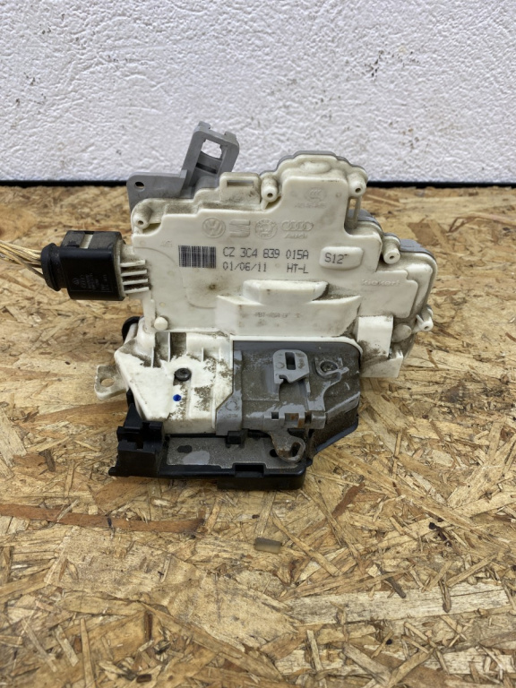 Iala broasca stanga spate VW Passat B7 2.0TDI DSG combi 2012 (3C4839015A)