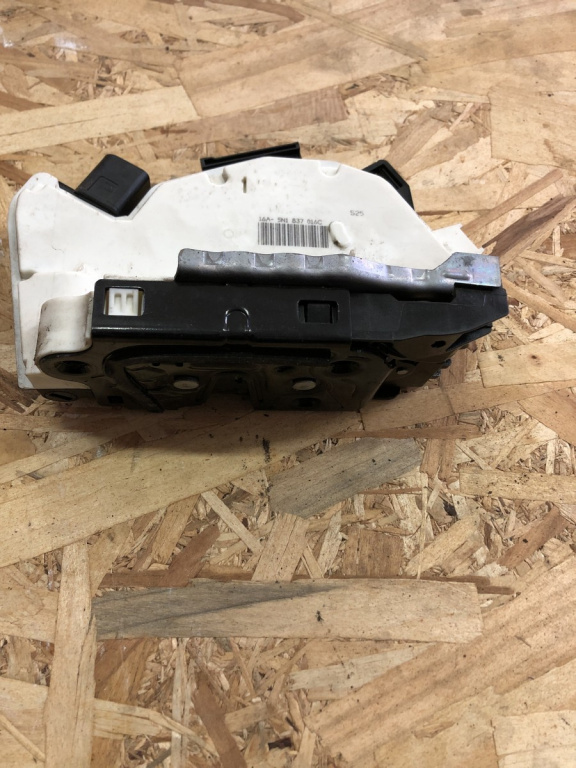 Iala broasca usa dreapta fata VW Tiguan 4Motion suv 2010 (5N1837016C)