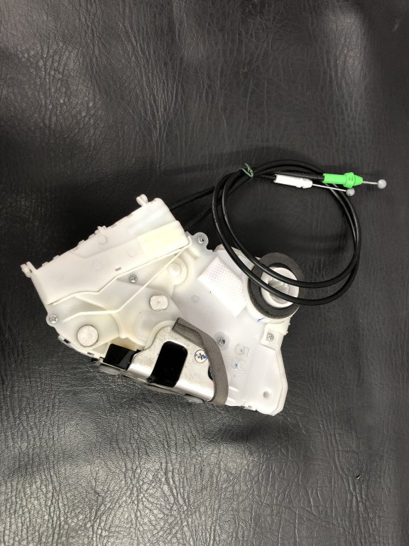 Iala broasca usa dreapta fata Yaris 1.5 Hybrid sedan 2014 (cod intern: 209867)