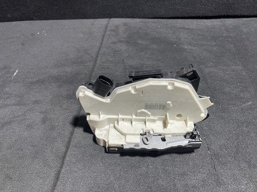 Iala broasca usa dreapta spate Skoda Superb combi 1.8TSI ,160cp, CDA sedan 2011 (5N0839016D)