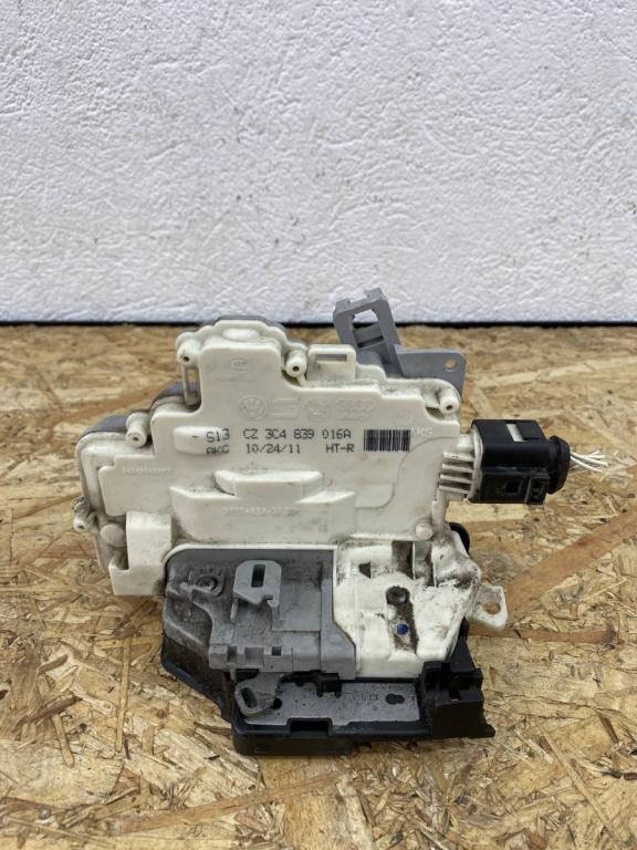 Iala broasca usa dreapta spate VW Passat B7 2.0TDI combi 2012 (3C4839016A)
