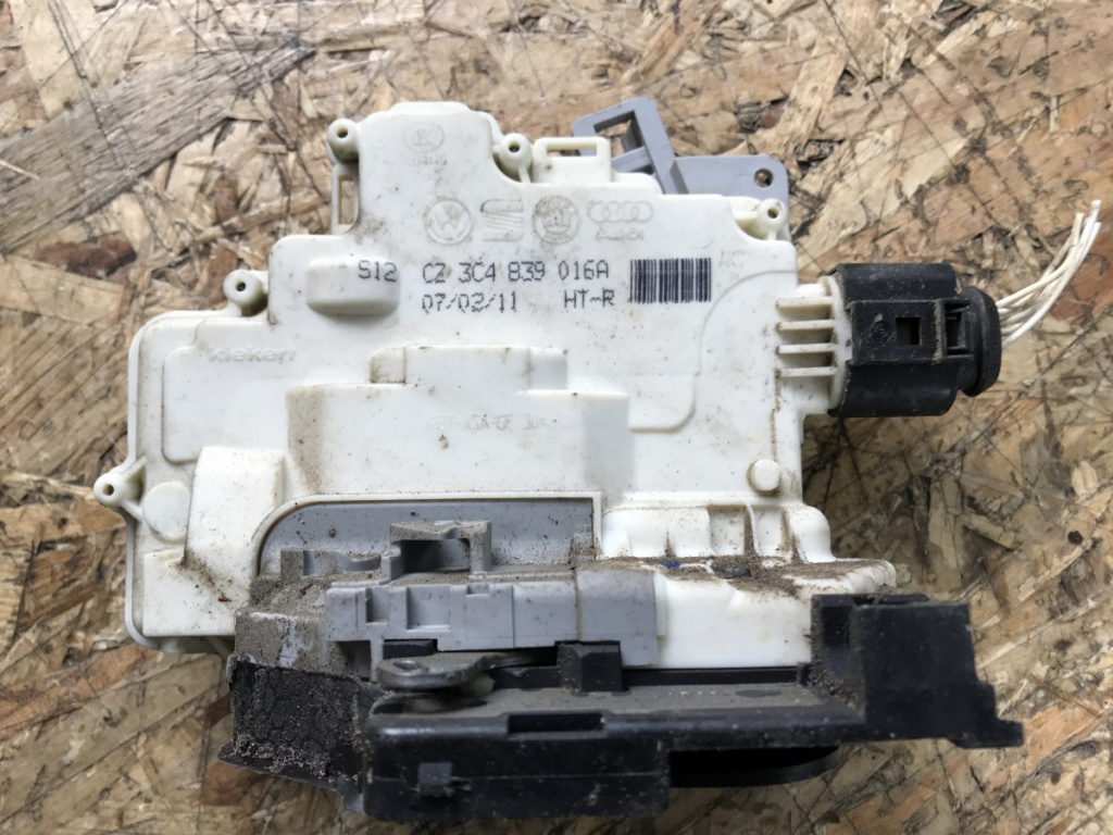 Iala broasca usa dreapta spate VW Passat B7 2.0TDI combi 2012 (3C4839016A)