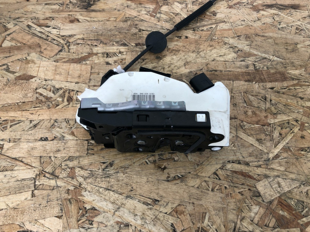 Iala broasca usa stanga spate VW Tiguan 4Motion suv 2010 (5N0839015D)
