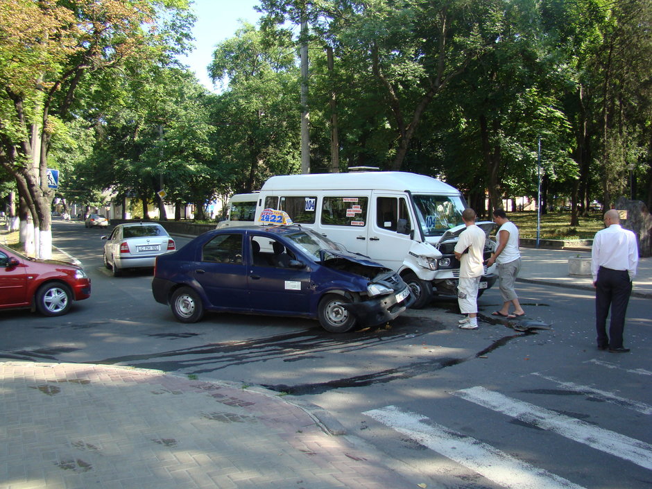 Iata intersectiile cu cele mai multe accidente din Bucuresti! Iata intersectiile cu cele mai multe accidente din Bucuresti!