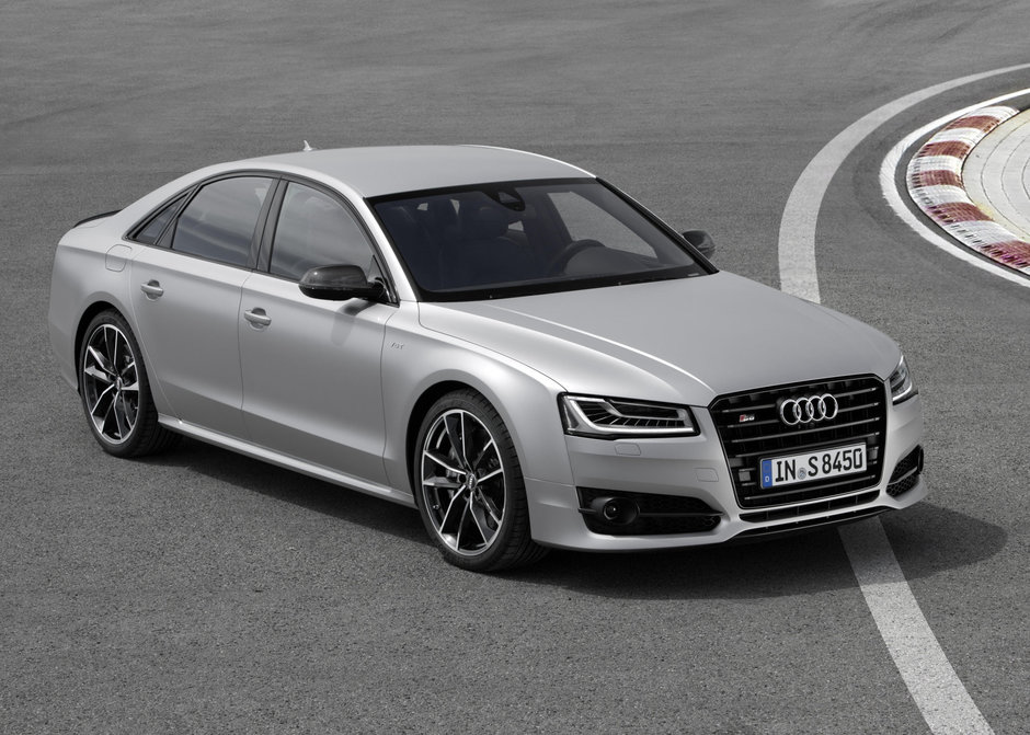 Imagine teaser Audi S8 Plus RS900