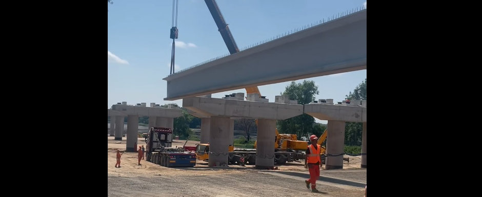 Imagini cu cea mai complexa si dificila structura de pe Autostrada de Centura A0, unde au fost montate primele grinzi Imagini cu cea mai complexa si dificila structura de pe Autostrada de Centura A0, unde au fost montate primele grinzi