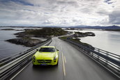 Imagini de vis: Mercedes SLS AMG  E-Cell pozeaza in Norvegia