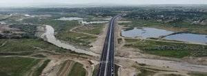 Imagini spectaculoase cu cel mai lung pod de pe Autostrada Moldovei. Circulatia se va deschide chiar luna aceasta