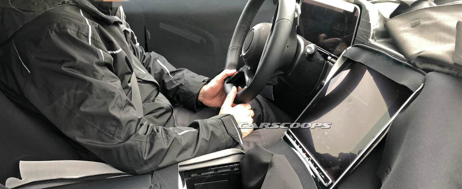 Imagini spectaculoase de la interiorul noului Mercedes S-Class. Germanii au instalat o tableta uriasa in bord Imagini spectaculoase de la interiorul noului Mercedes S-Class. Germanii au instalat o tableta uriasa in bord