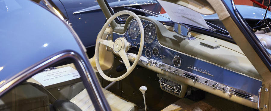 Imagini spectaculoase de la Retromobile 2017, cea mai mare parada a masinilor clasice din Europa Imagini spectaculoase de la Retromobile 2017, cea mai mare parada a masinilor clasice din Europa