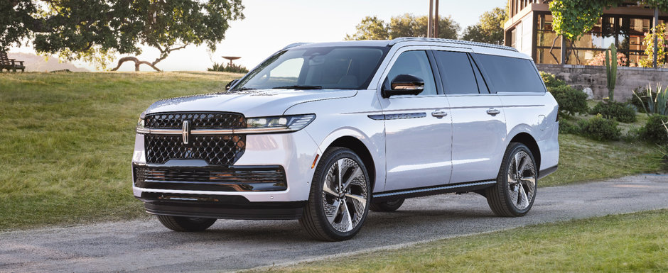 Imaginile care au bagat frica in sefii de la Mercedes-Benz, Audi si BMW. Lincoln prezinta oficial noul Navigator Facelift cu motor de 440 CP, un display color de 48 de inch si nu mai putin de 28 de boxe Imaginile care au bagat frica in sefii de la Mercedes-Benz, Audi si BMW. Lincoln prezinta oficial noul Navigator Facelift cu motor de 440 CP, un display color de 48 de inch si nu mai putin de 28 de boxe