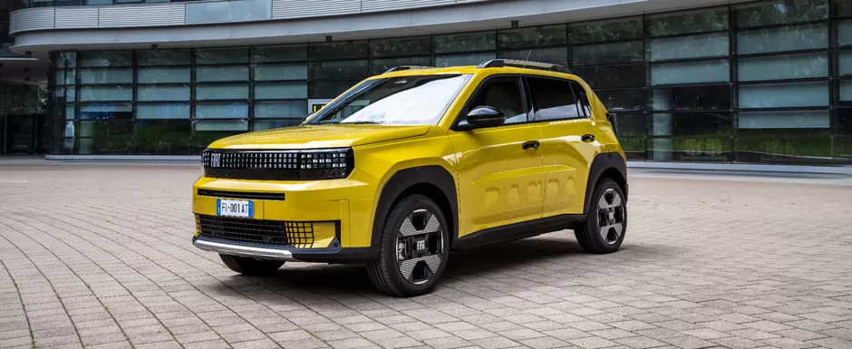 Imaginile care au bagat frica in sefii de la Dacia. Fiat prezinta oficial noul Grande Panda cu un design retro la exterior si doua display-uri uriase la interior. Cat costa