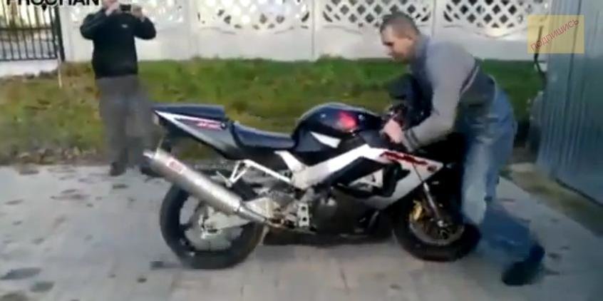 In Cehia, parcarea pune probleme serioase. Daca ai motocicleta! In Cehia, parcarea pune probleme serioase. Daca ai motocicleta!