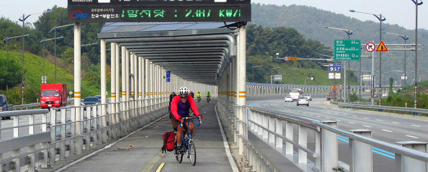 In Coreea de Sud bicicletele au propria autostrada cu doua benzi