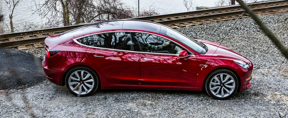 Inca o palma data nemtilor: Tesla Model 3 bate Audi A4, BMW Seria 3 si Mercedes C-Class la vanzari, in Europa