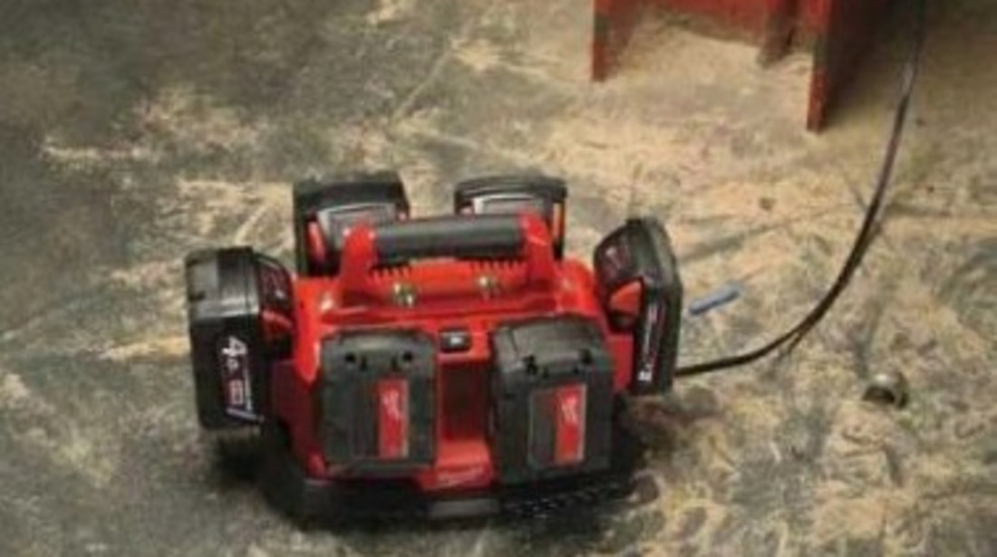 Incarcator Baterii Scule Electrice Milwaukee 4932430086