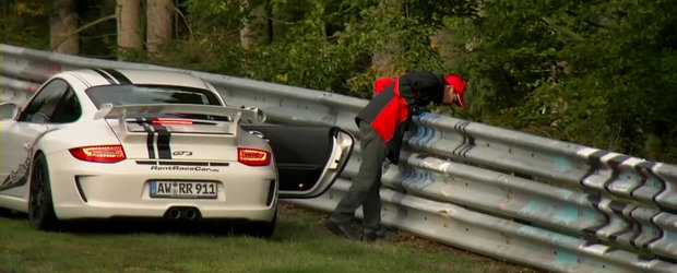 Incident inedit la Nurburgring: Pasagerul unui Porsche GT3 are nevoie de putin... aer