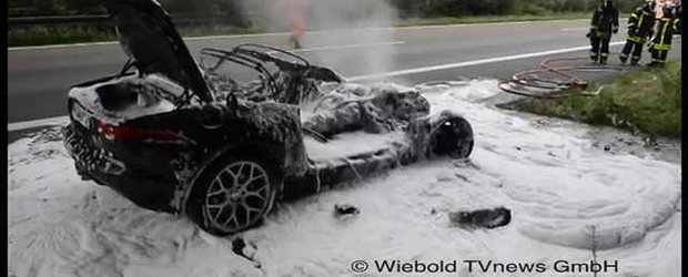 Incident nefericit pe Autobahn: Un Jaguar F-Type sfarseste in flacari