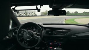 Incredibil, dar adevarat: Un Audi RS7 fara sofer alearga cu 155 km/h pe circuit!