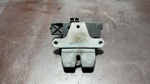 Incuietoare , broasca haion cod 3M51-R442A66-AP , 3M51R442A66AP pentru Ford Focus 2 hatchback 2004 -...