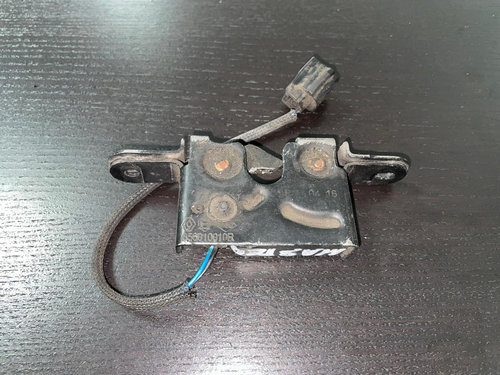 Incuietoare capota cu senzor cod 656010010R Renault Master 3 an 2014 - prezent